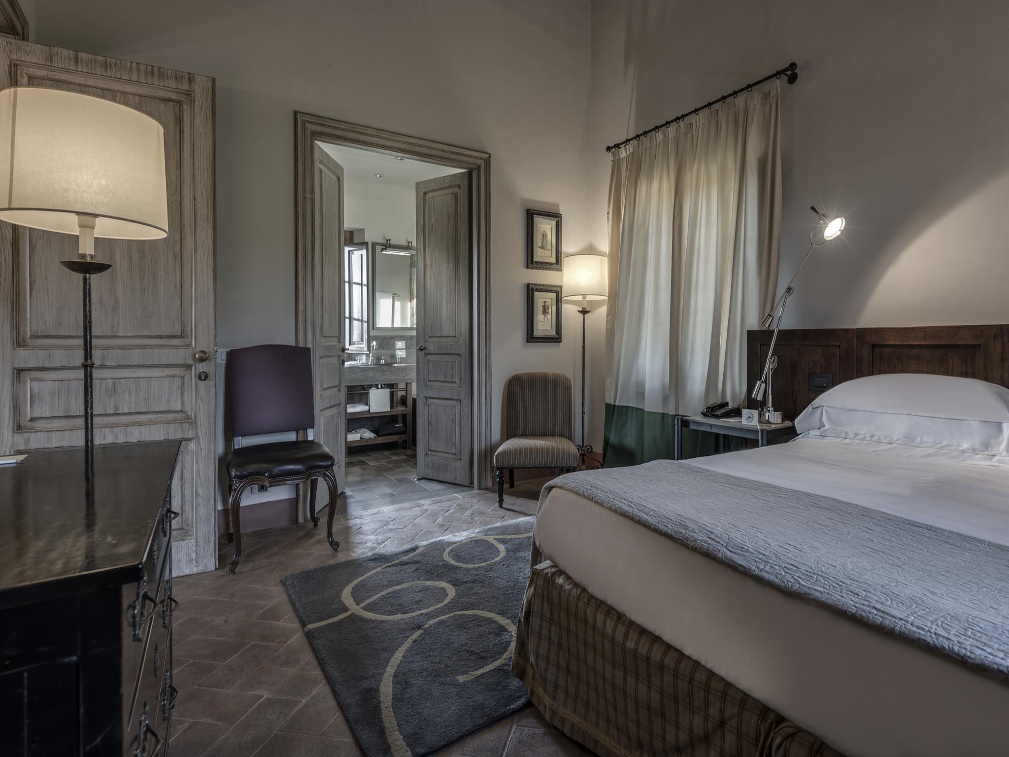 Castel Monastero - The Leading Hotels Of The World Castelnuovo Berardenga Extérieur photo